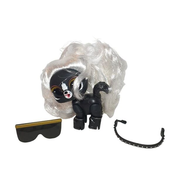 LOL Surprise Remix Pets Solo Skunk Hair Hair Series 2 Mini Figure Toy Playset - Picture 2 of 4
